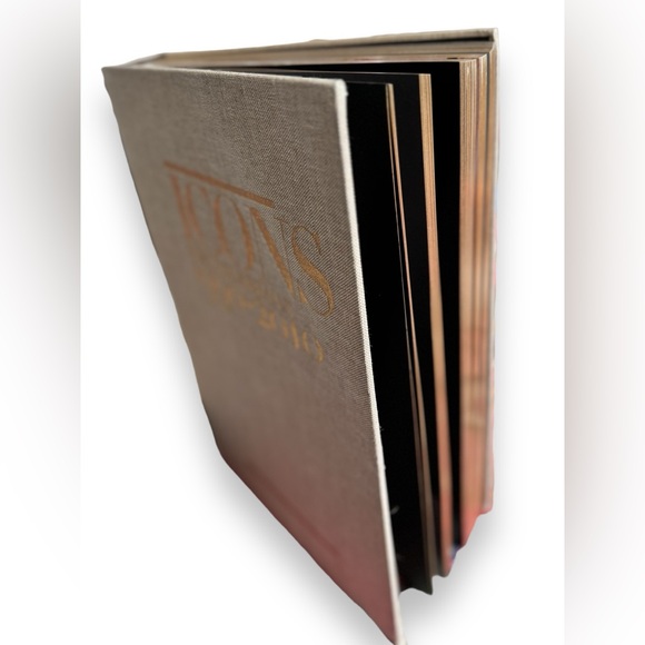 First Edition (2011) Icons Dolce & Gabbana 1990 - 2010 Hardcover Book - Picture 7 of 14